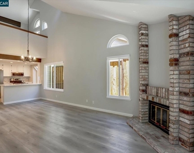1539 Trimingham Dr - Photo Thumbnail 6