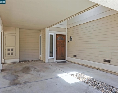 1539 Trimingham Dr - Photo Thumbnail 3