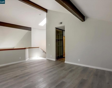 1539 Trimingham Dr - Photo Thumbnail 17