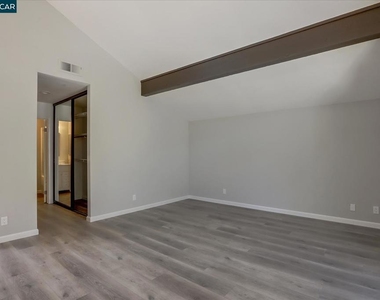 1539 Trimingham Dr - Photo Thumbnail 16