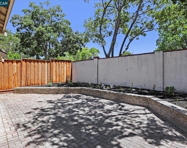 1539 Trimingham Dr - Photo Thumbnail 34