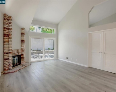 1539 Trimingham Dr - Photo Thumbnail 5
