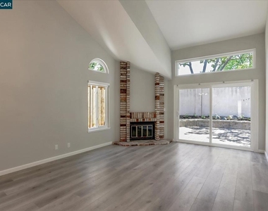 1539 Trimingham Dr - Photo Thumbnail 4