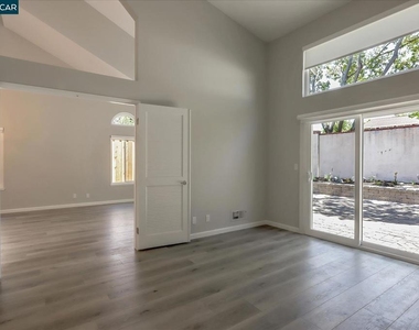 1539 Trimingham Dr - Photo Thumbnail 20