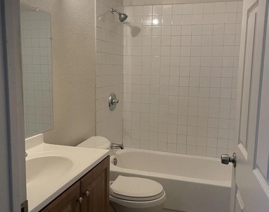 2424 E 24th Street - Photo Thumbnail 8