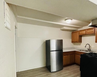 2424 E 24th Street - Photo Thumbnail 12