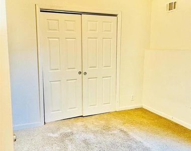 2424 E 24th Street - Photo Thumbnail 4