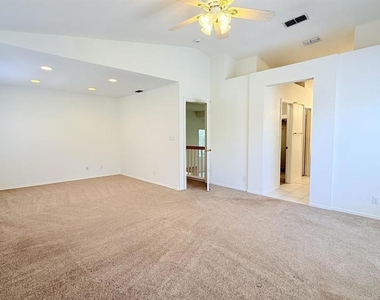 1023 Vista Pointe Cir - Photo Thumbnail 24