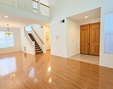 1023 Vista Pointe Cir - Photo Thumbnail 6