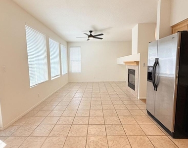 1023 Vista Pointe Cir - Photo Thumbnail 13