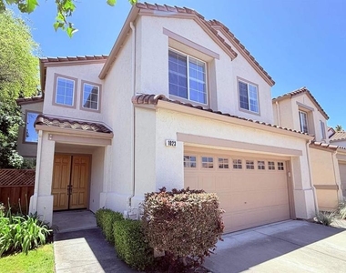 1023 Vista Pointe Cir - Photo Thumbnail 1