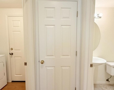 1023 Vista Pointe Cir - Photo Thumbnail 18