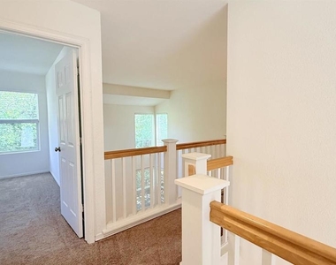 1023 Vista Pointe Cir - Photo Thumbnail 29