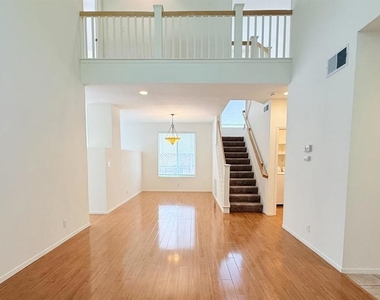 1023 Vista Pointe Cir - Photo Thumbnail 4