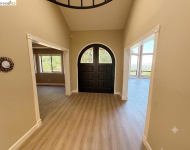 1000 Froyd Rd - Photo Thumbnail 4