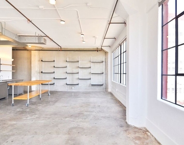 315 E 8th Street - Photo Thumbnail 7