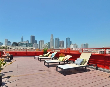 315 E 8th Street - Photo Thumbnail 20