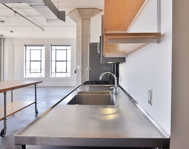 315 E 8th Street - Photo Thumbnail 10