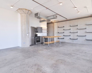 315 E 8th Street - Photo Thumbnail 6