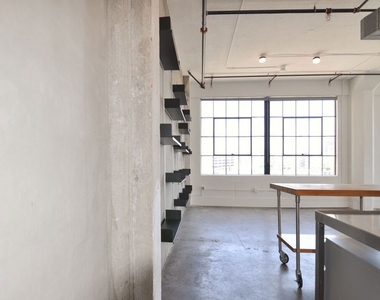 315 E 8th Street - Photo Thumbnail 12