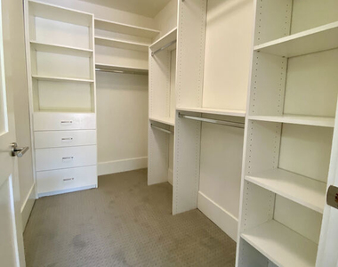 1232 N Kings Road - Photo Thumbnail 10