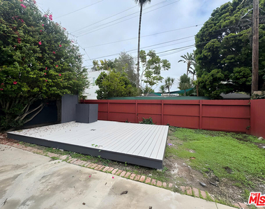 2416 Boone Avenue - Photo Thumbnail 13