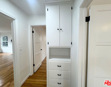2416 Boone Avenue - Photo Thumbnail 10