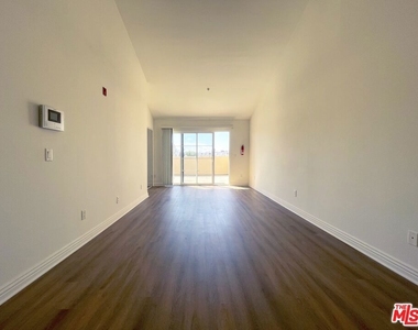 429 S St Andrews Pl - Photo Thumbnail 12