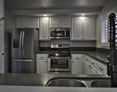 3119 Genoa Court - Photo Thumbnail 10