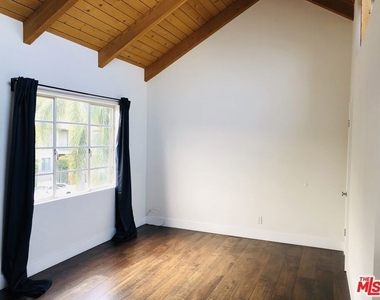 6207 Banner Avenue - Photo Thumbnail 8