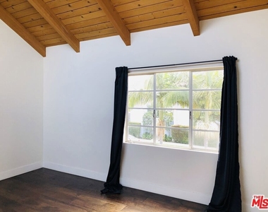 6207 Banner Avenue - Photo Thumbnail 10