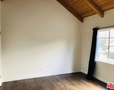 6207 Banner Avenue - Photo Thumbnail 13