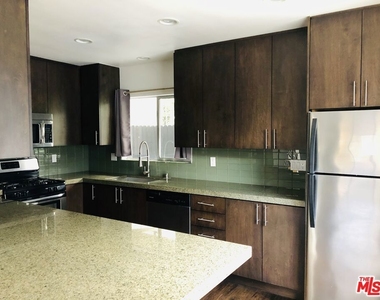 6207 Banner Avenue - Photo Thumbnail 3