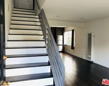 6207 Banner Avenue - Photo Thumbnail 7