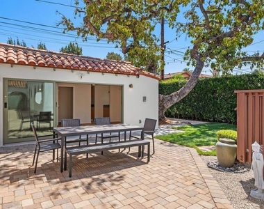 2030 Kelton Avenue - Photo Thumbnail 17