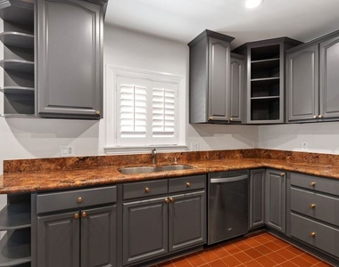 2030 Kelton Avenue - Photo Thumbnail 5