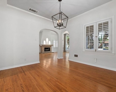 2030 Kelton Avenue - Photo Thumbnail 4
