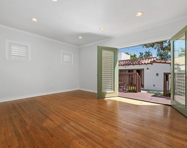 2030 Kelton Avenue - Photo Thumbnail 13