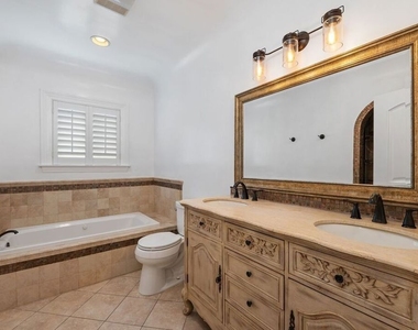 2030 Kelton Avenue - Photo Thumbnail 8