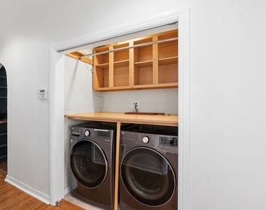 2030 Kelton Avenue - Photo Thumbnail 10