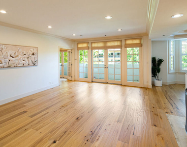 575 S Barrington Avenue - Photo Thumbnail 5