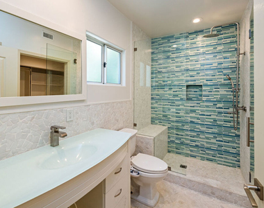 575 S Barrington Avenue - Photo Thumbnail 27