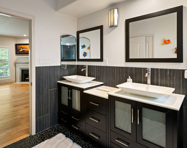 575 S Barrington Avenue - Photo Thumbnail 24
