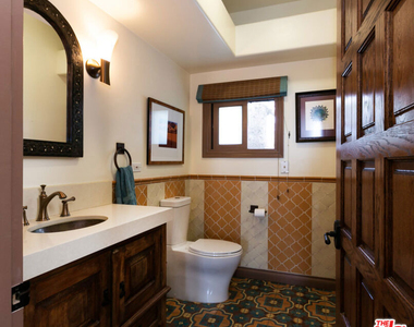 2131 Kew Drive - Photo Thumbnail 16