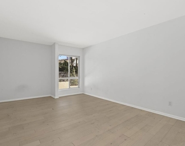 4900 Overland Avenue - Photo Thumbnail 12
