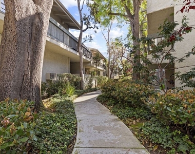 4900 Overland Avenue - Photo Thumbnail 5