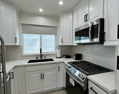 8757 Dorrington Avenue - Photo Thumbnail 3