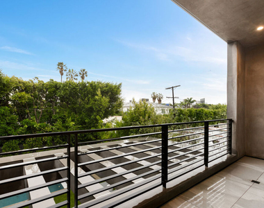356 N La Jolla Avenue - Photo Thumbnail 18