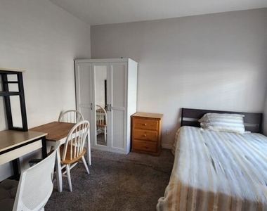 3582 S Budlong Avenue - Photo Thumbnail 34
