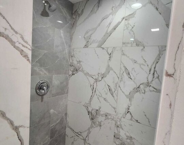 3582 S Budlong Avenue - Photo Thumbnail 25